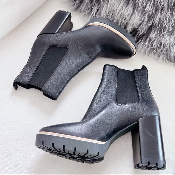 NIB Tory Burch Miller Size 10.5 Miele Calf Leather Sandals  Brand new Tory Burch Miller 100 Bootie in black size US 11
